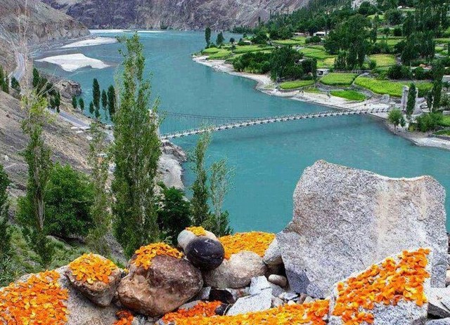 20140409_566_8520624041 The Hunza Valley is a mountainous valley in the northern part of the Gilgit-Baltistan region of Pakistan, formed by the Hunza River,