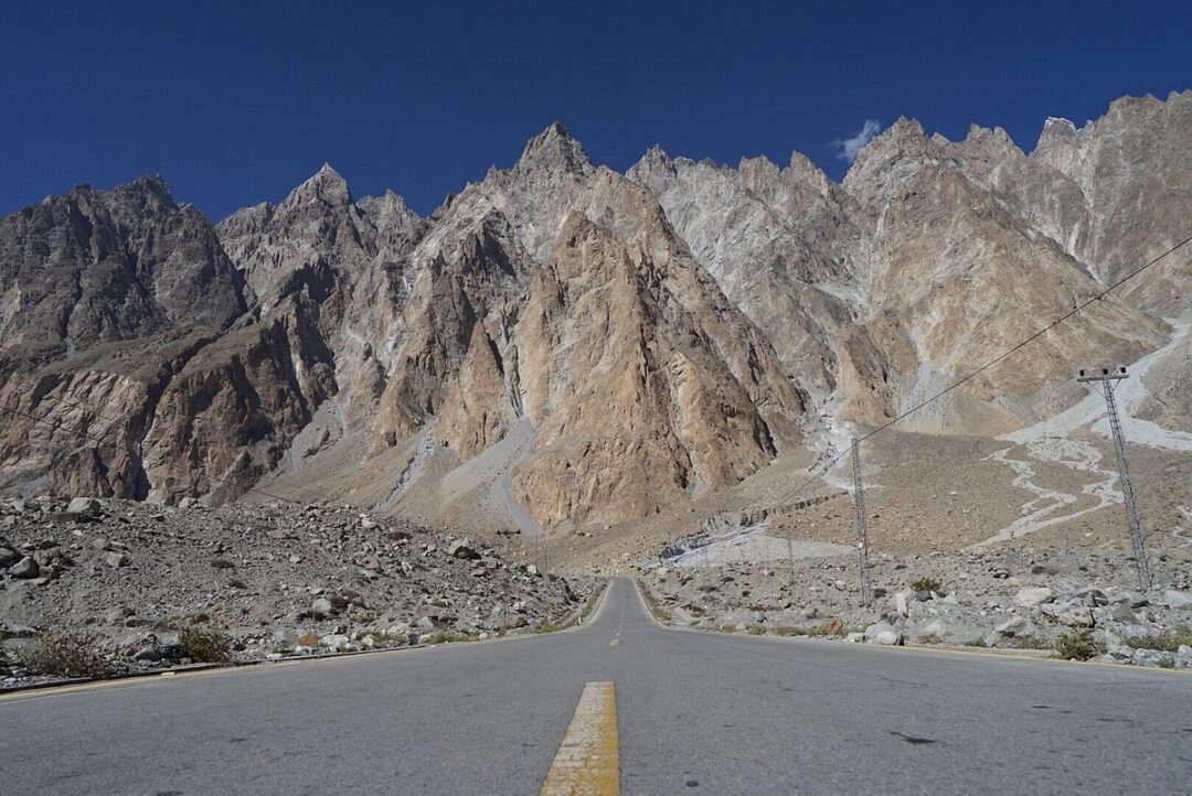 hunza-valley-1080x722 The Hunza Valley is a mountainous valley in the northern part of the Gilgit-Baltistan region of Pakistan, formed by the Hunza River,