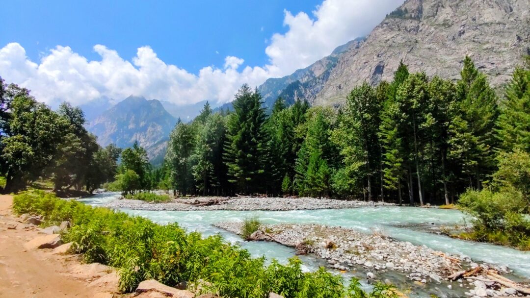 🏞️ Upper Dir to Kumrat Valley 3 Days 2 Nights Family Private Tour Package 🚙✨ - Image 9
